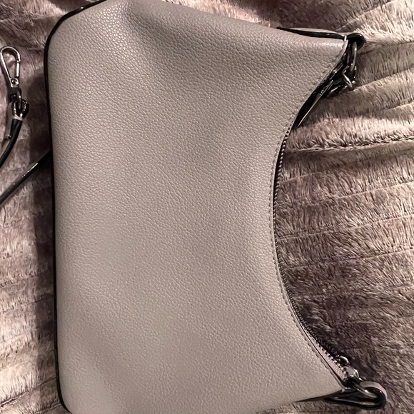 Victoria’s Secret Victoria mini curve shoulder bag - Picture 6 of 11